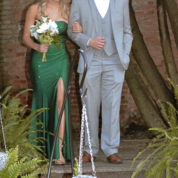 GREEN SHERRI HILL EVENING GOWN (PAGEANT/PROM DRESS) - Picture 2 of 9